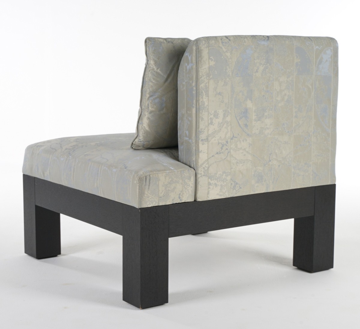 Кресло с пуфом BARBICAN Right Side Armani / Casa, стоимость 440 000 руб.  Фотография 6